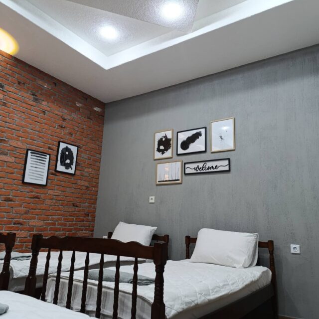 https://sekulovskirentals.com/wp-content/uploads/2025/07/IMG-00c47fd0659a3508c071e145dfe014d1-V-640x640.jpg