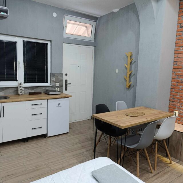 https://sekulovskirentals.com/wp-content/uploads/2025/07/IMG_20250706_180722-640x640.jpg